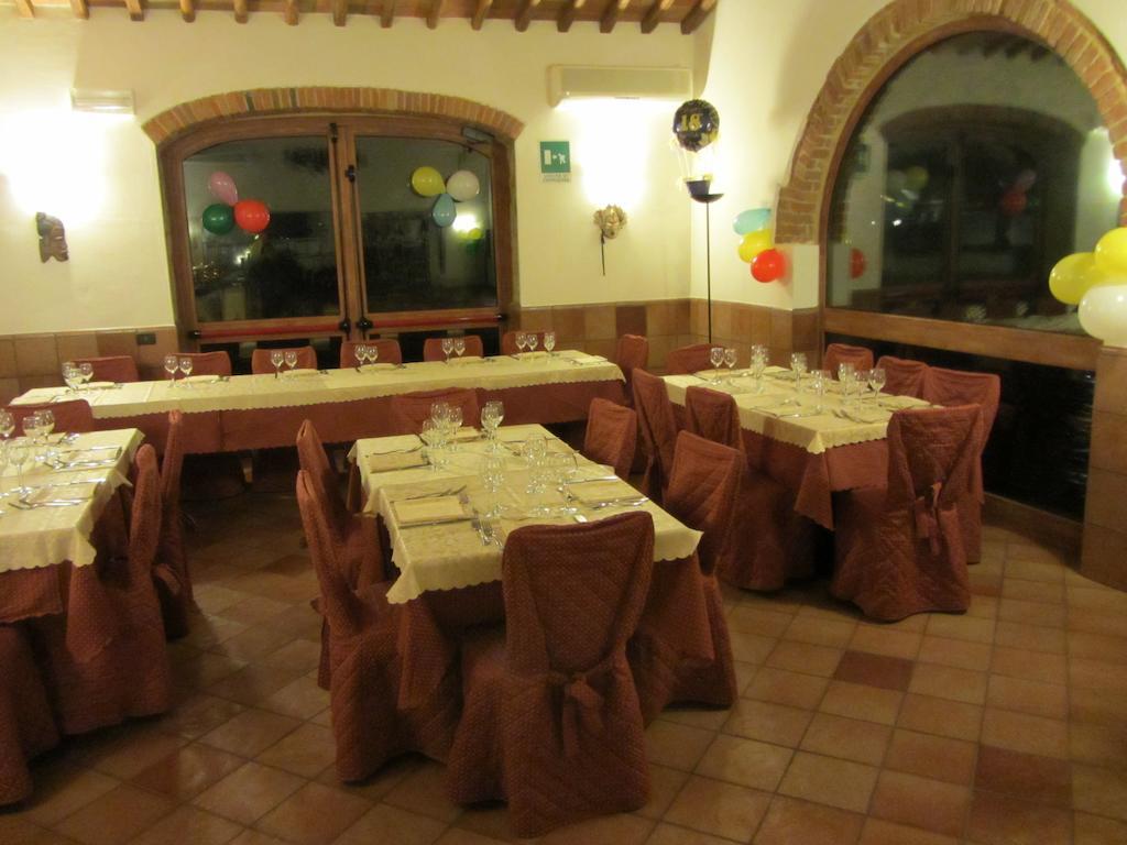 Relais Pian D'Ercole Hotel Montebonello Exterior photo